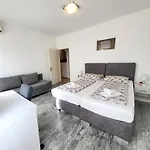 Apartmán Evie - Historical Quarter By Irundo *