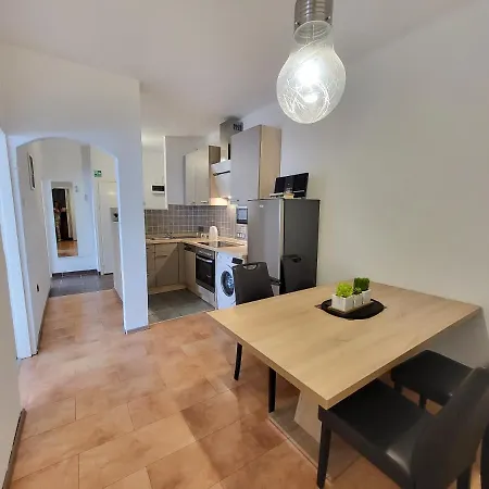 Evie - Historical Quarter Apartment