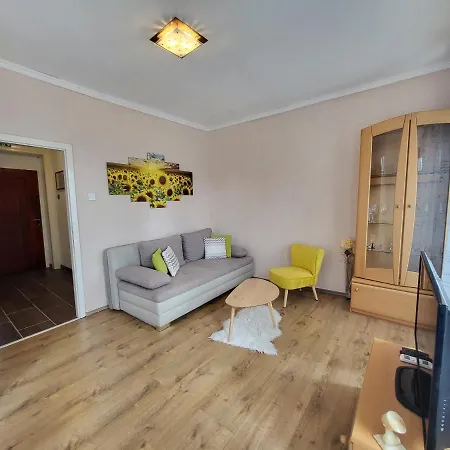 Evie - Historical Quarter Apartment